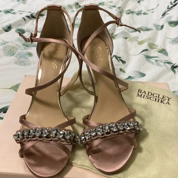 Badgley Mischka Shoes Badgley Mischka Jewel Blush Satin 75m